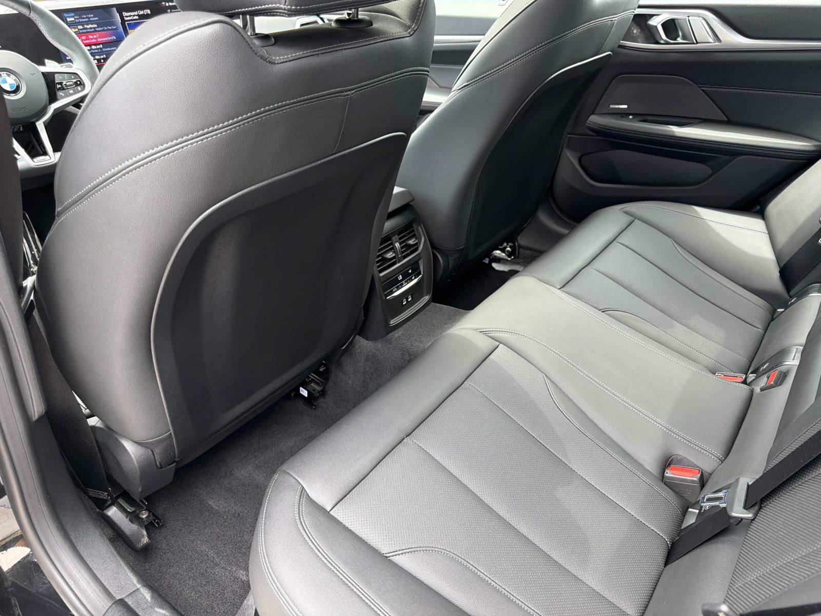 Used 2026 BMW M440i w/ Premium Package RWD image 9
