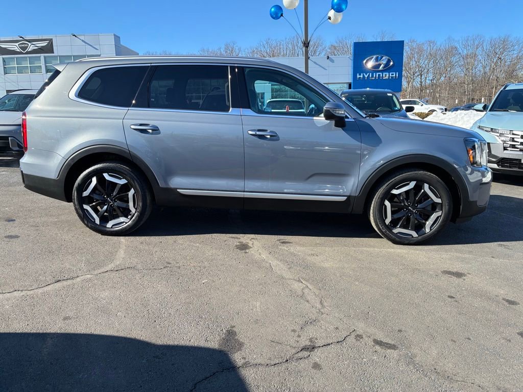 Used 2023 Kia Telluride S image 7
