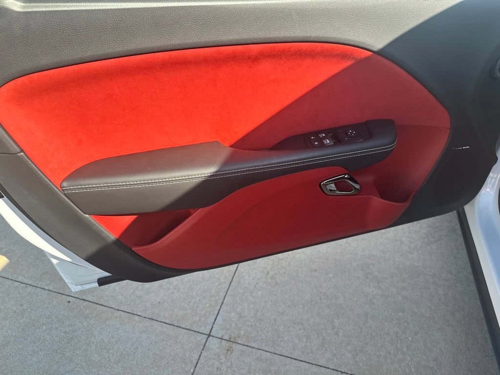 Used 2015 Dodge Challenger SRT Hellcat RWD image 6