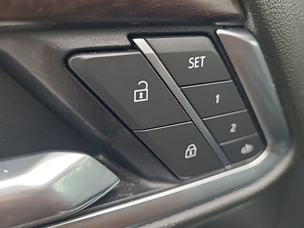 Certified 2025 GMC Sierra 1500 SLT image 23