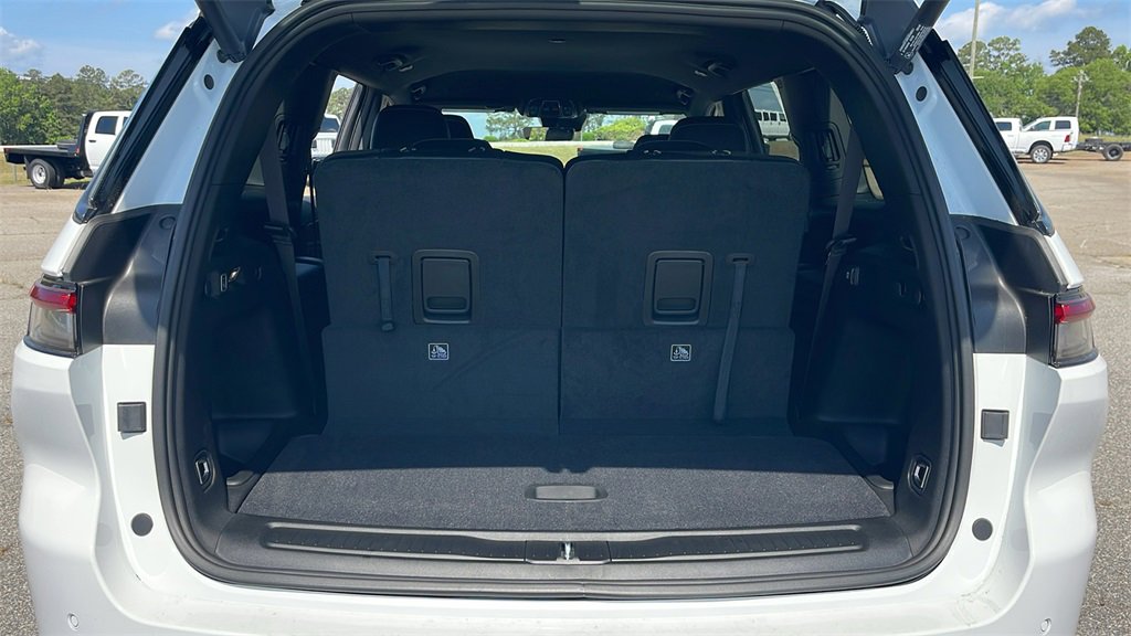 New 2025 Jeep Grand Cherokee L Limited w/ Black Appearance Package image 10