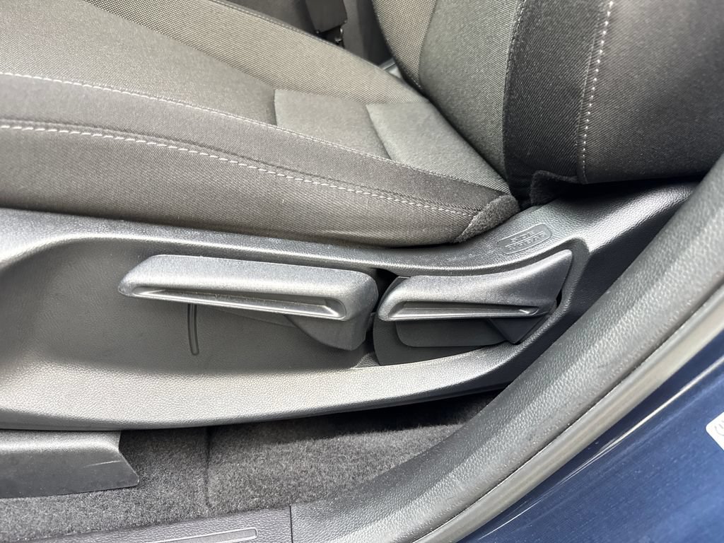 Used 2025 Honda CR-V LX image 28