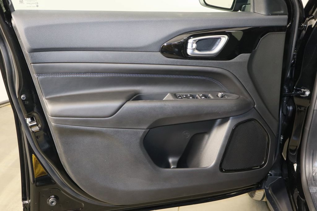 New 2026 Jeep Compass Latitude image 20