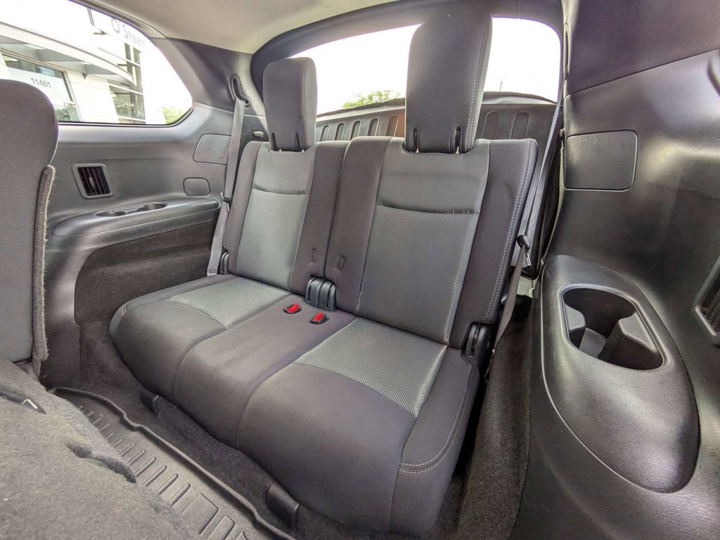 Used 2020 Nissan Pathfinder SV image 17