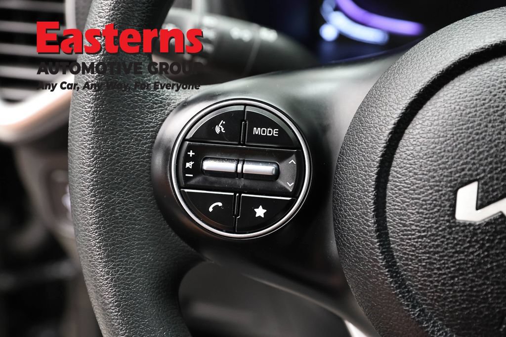 Used 2025 Kia Soul LX w/ LX Technology Package FWD image 15