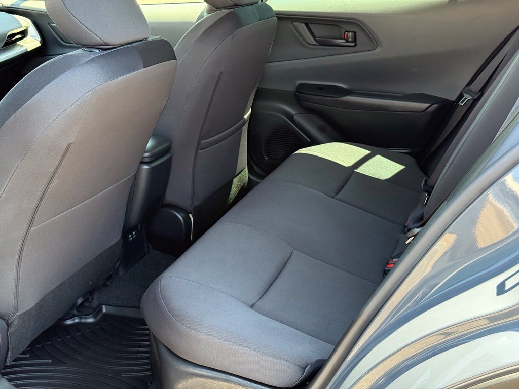 Used 2025 Toyota Prius LE FWD image 8