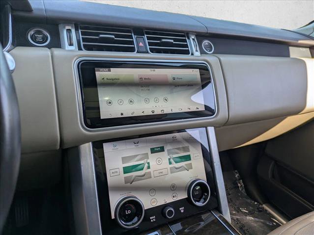 Used 2020 Land Rover Range Rover HSE image 12