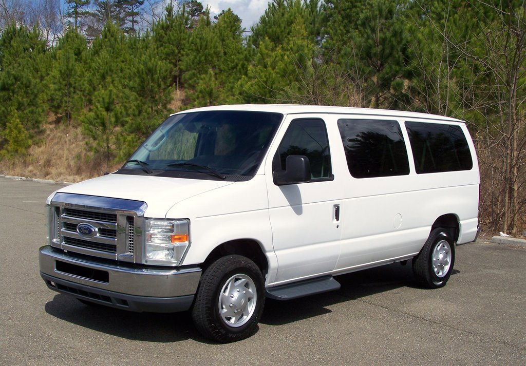 Used 2011 Ford E-350 and Econoline 350 XLT RWD image 1