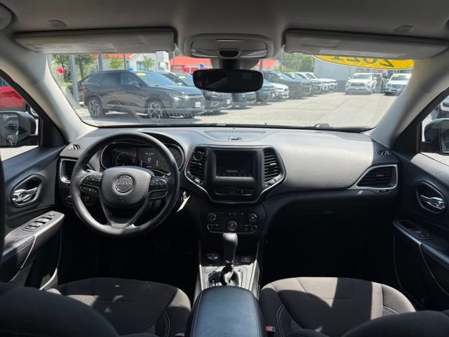 Used 2021 Jeep Cherokee Latitude AWD/4WD image 40