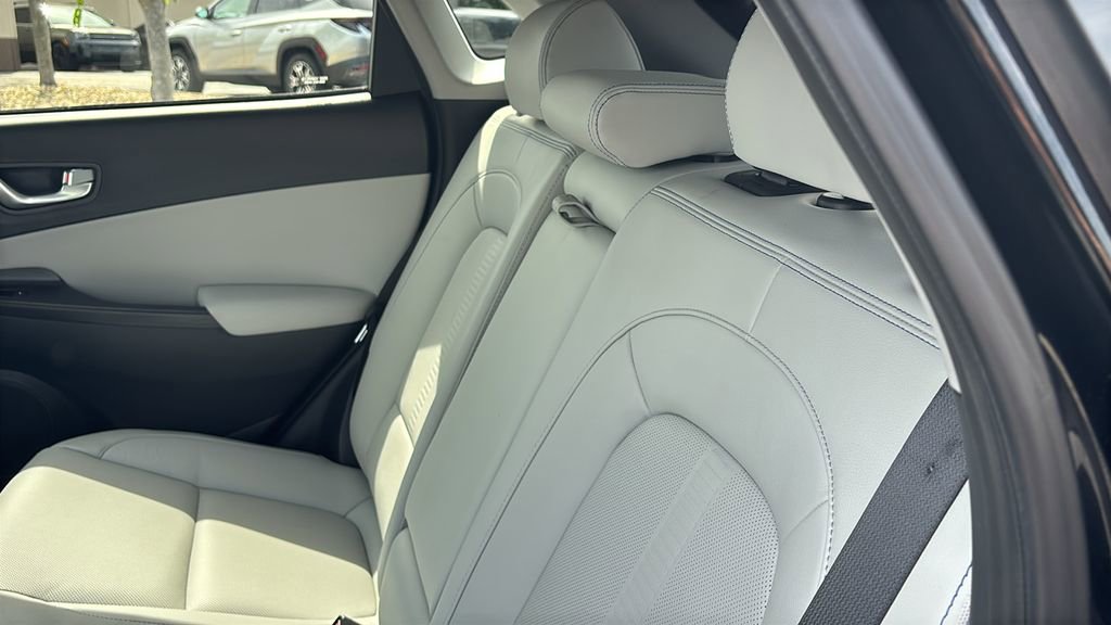 Used 2023 Hyundai Kona Limited w/ Cargo Package FWD image 30