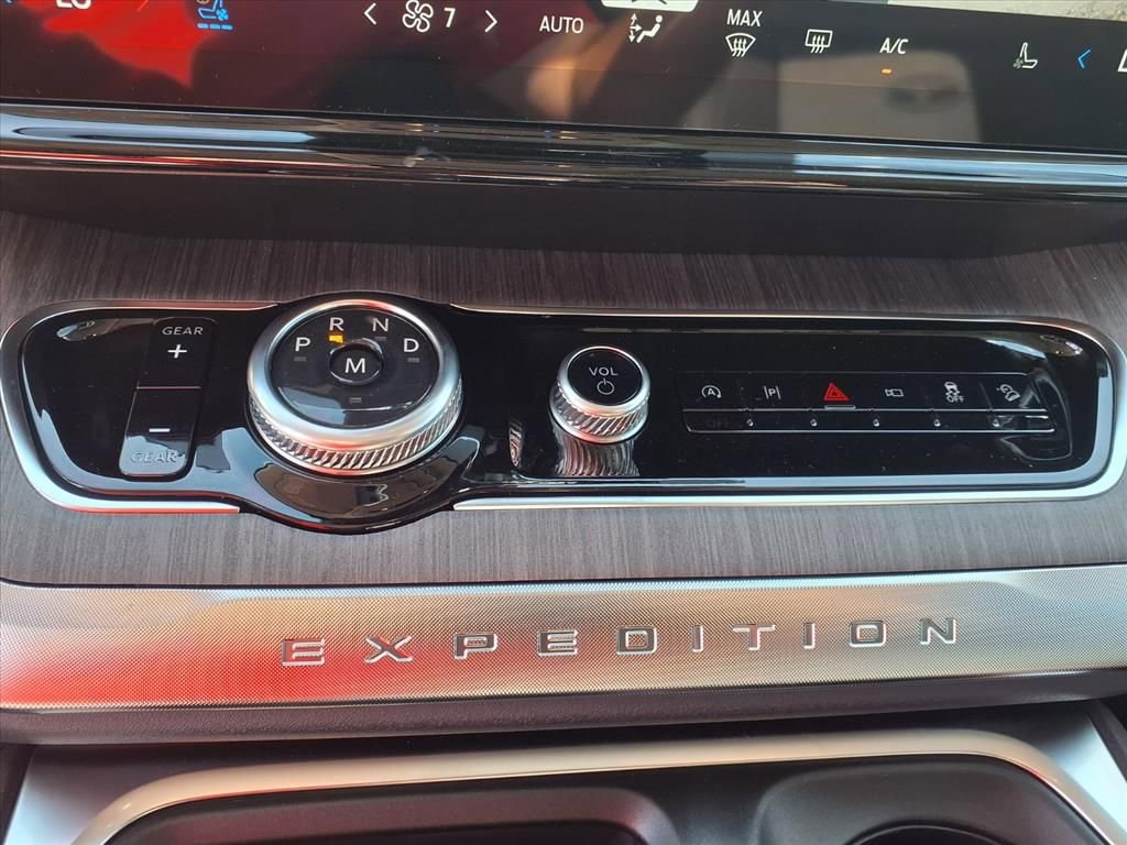 New 2025 Ford Expedition Platinum w/ Platinum Ultimate Package image 18