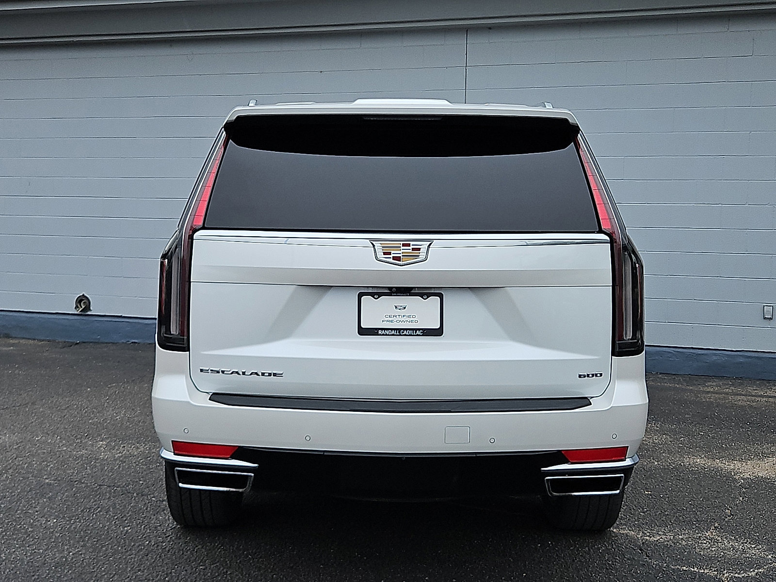 Certified 2024 Cadillac Escalade Premium Luxury RWD image 4