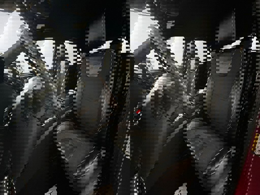 Used 2023 Ford Edge ST image 8