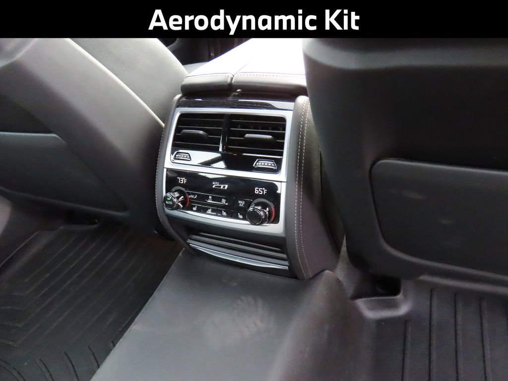 Used 2022 BMW 750i xDrive w/ Luxury Rear Seating Package image 15