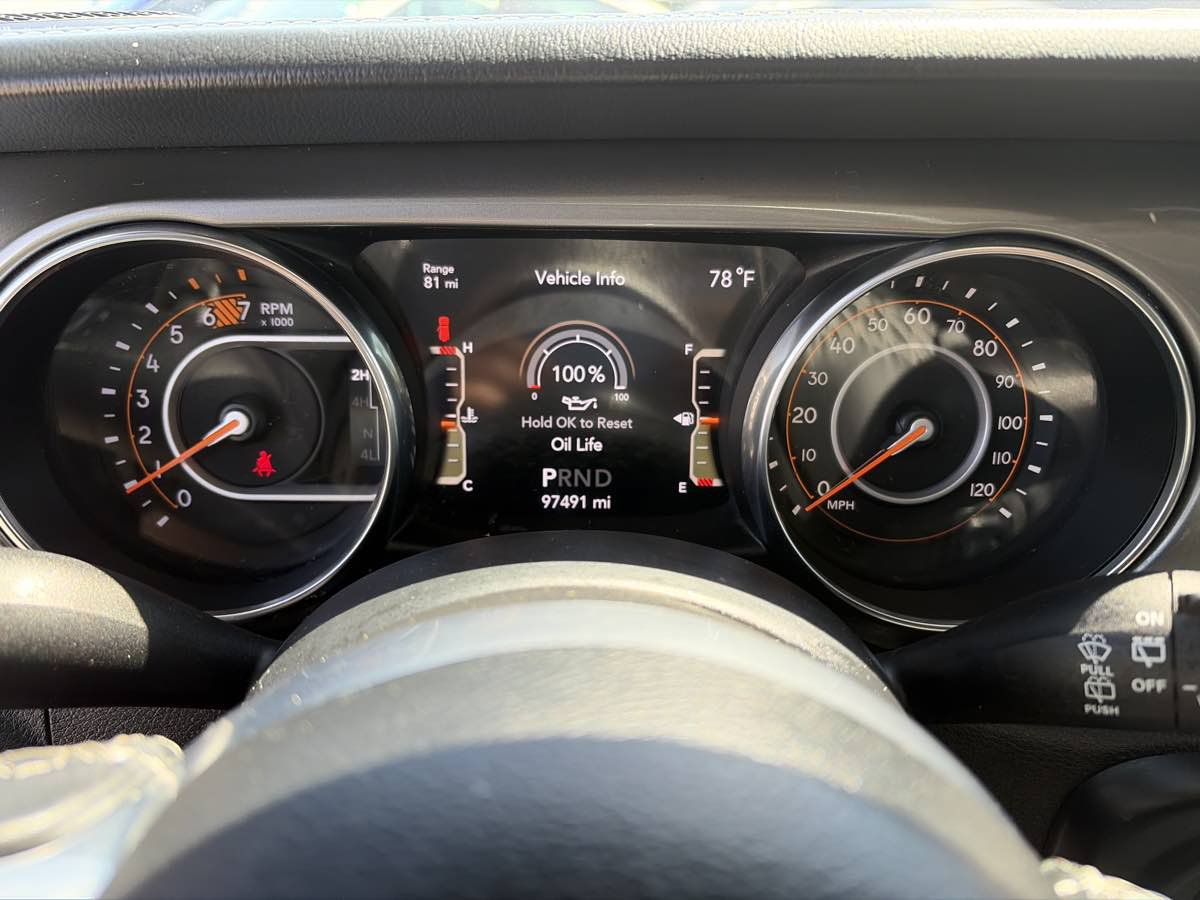 Used 2019 Jeep Wrangler Unlimited Sahara AWD/4WD image 37
