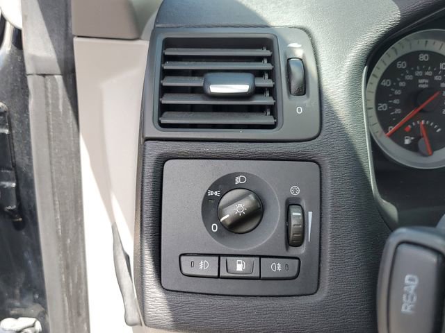 Used 2011 Volvo C70 T5 w/ Convenience Pkg image 23