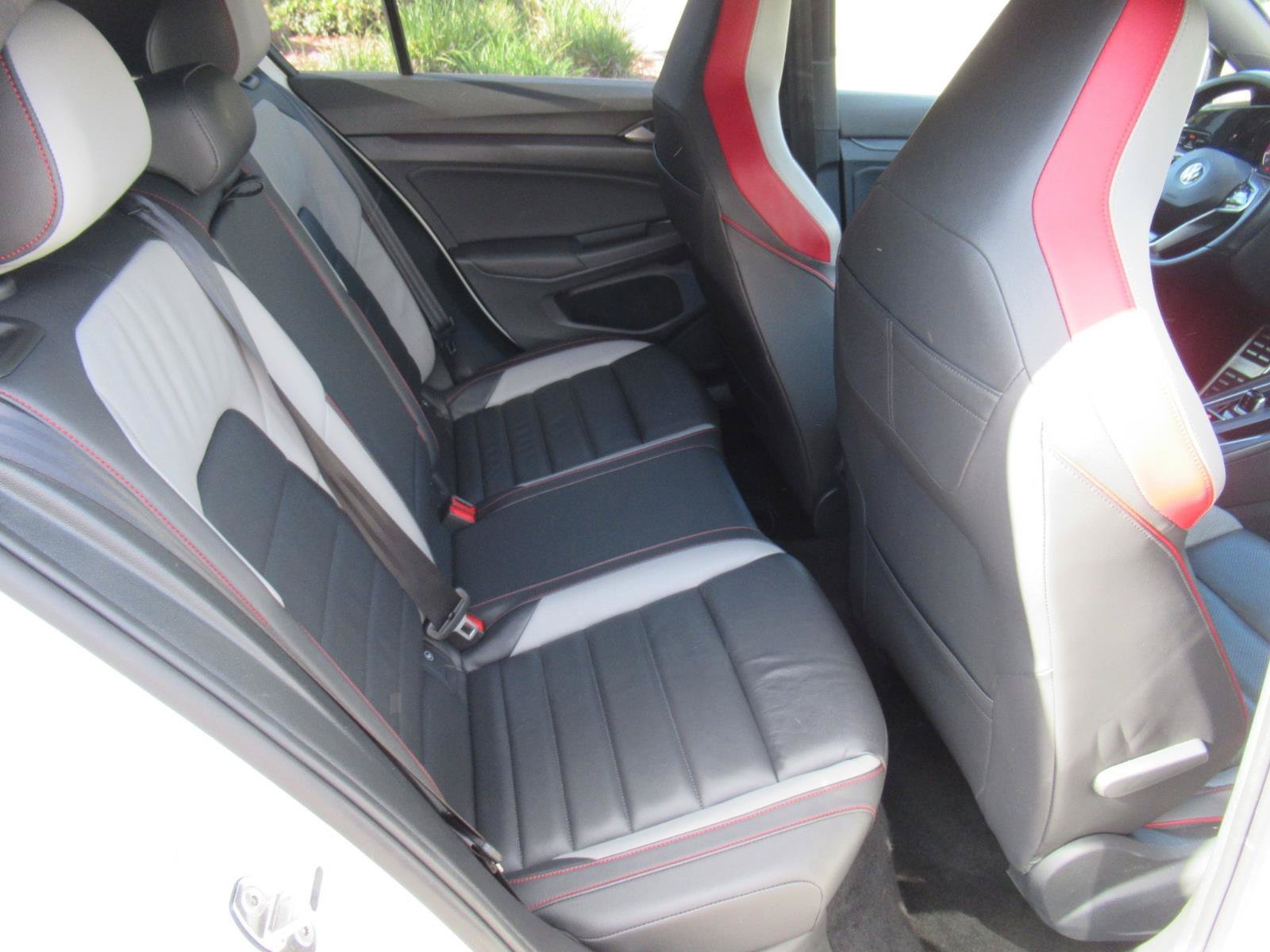 Used 2022 Volkswagen GTI SE FWD image 27
