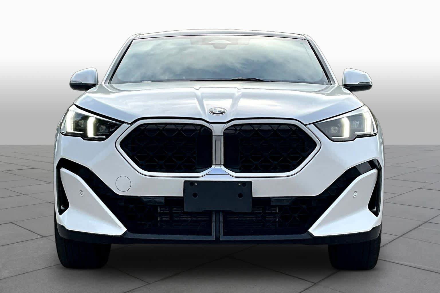 Certified 2025 BMW X2 xDrive28i image 3
