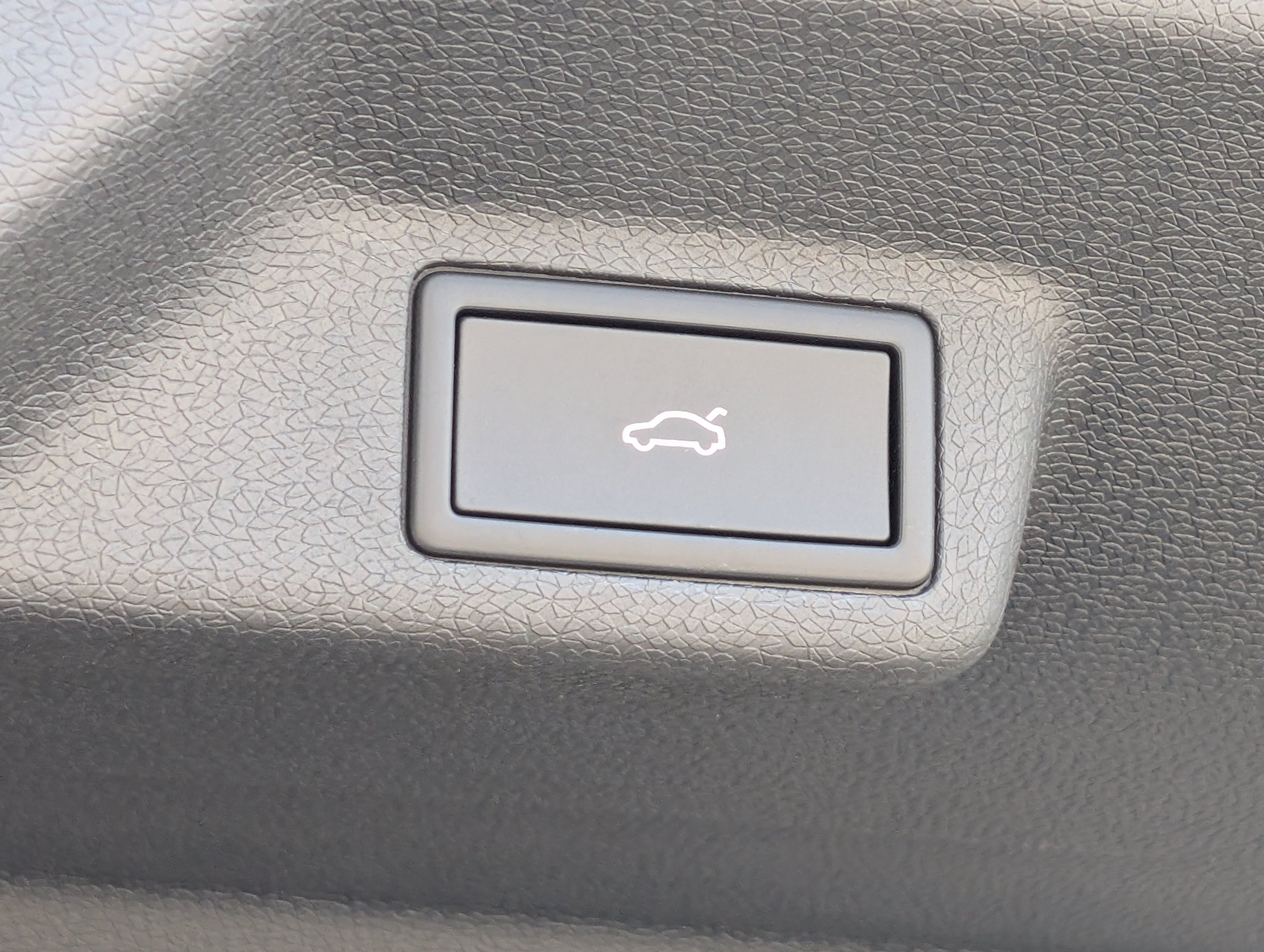 Used 2025 Volkswagen ID. Buzz Pro S Plus RWD image 21