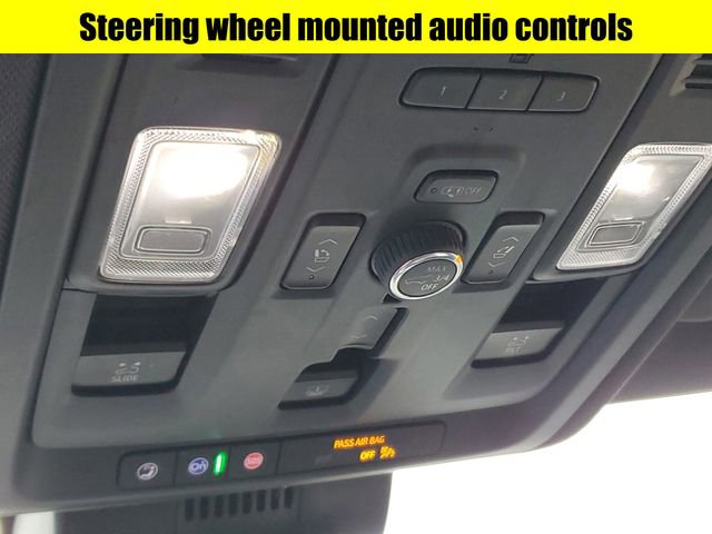 Used 2023 GMC Yukon SLT w/ SLT Premium Package image 18