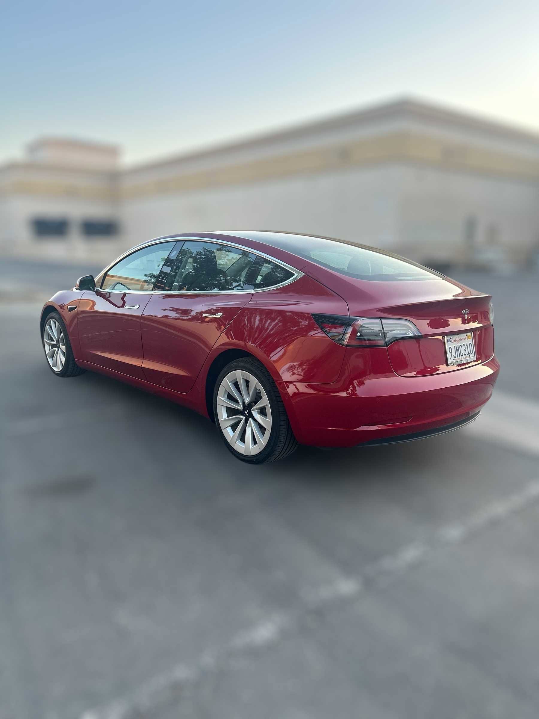 Used 2018 Tesla Model 3 Long Range image 3