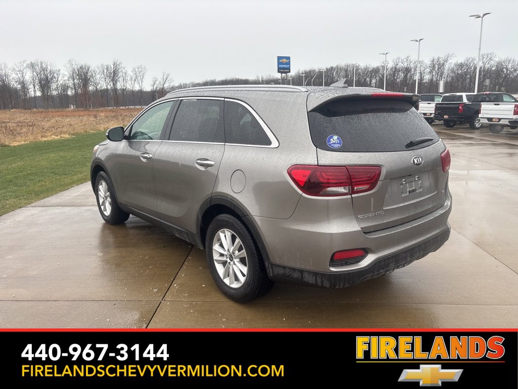 Used 2019 Kia Sorento LX w/ LX Convenience Package image 3