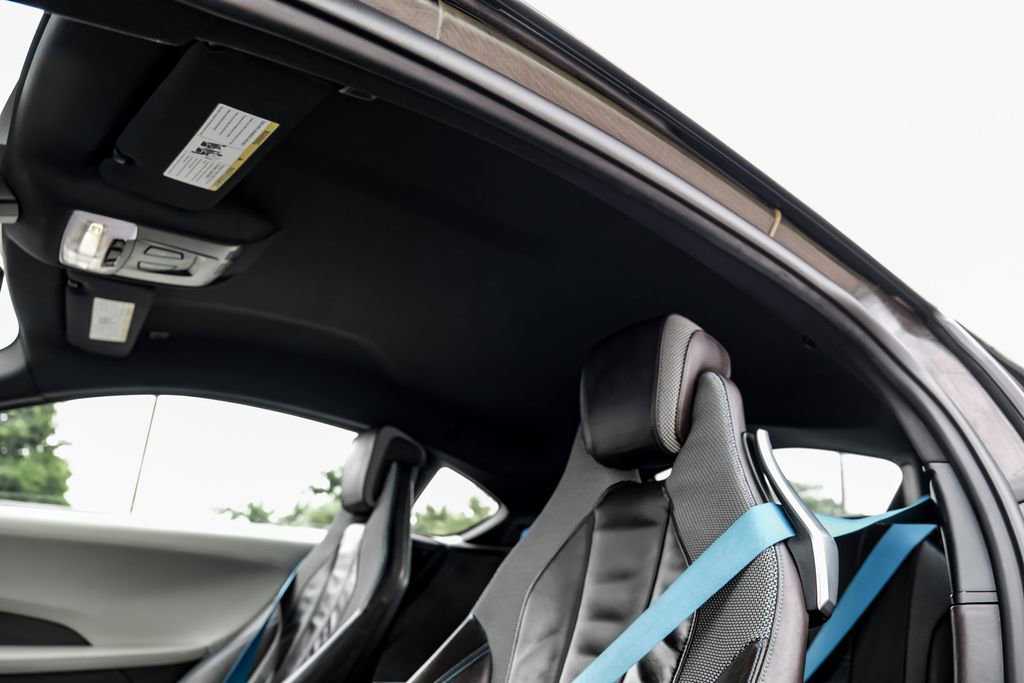 Used 2015 BMW i8 image 32