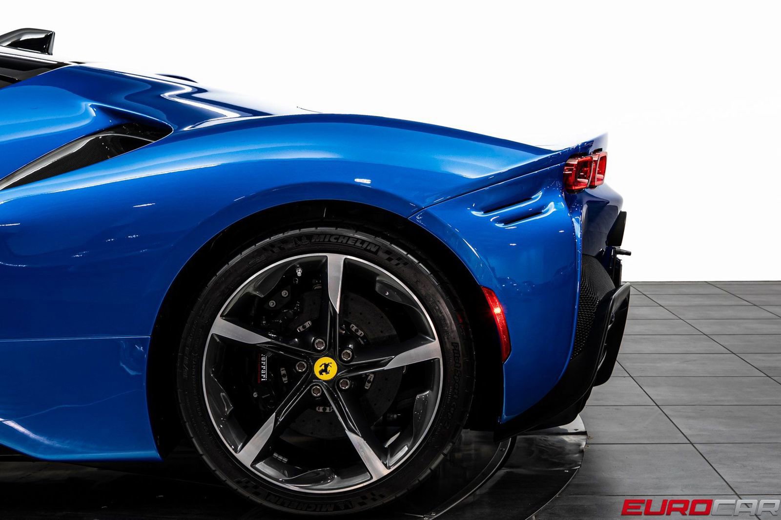 Used 2022 Ferrari SF90 Stradale image 18