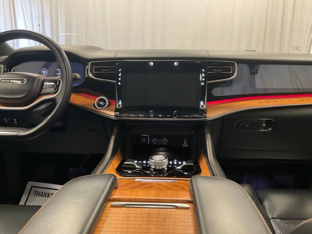 Used 2024 Jeep Grand Wagoneer L Series III AWD/4WD image 7