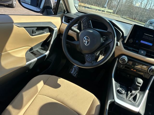 Used 2025 Toyota RAV4 LE image 22