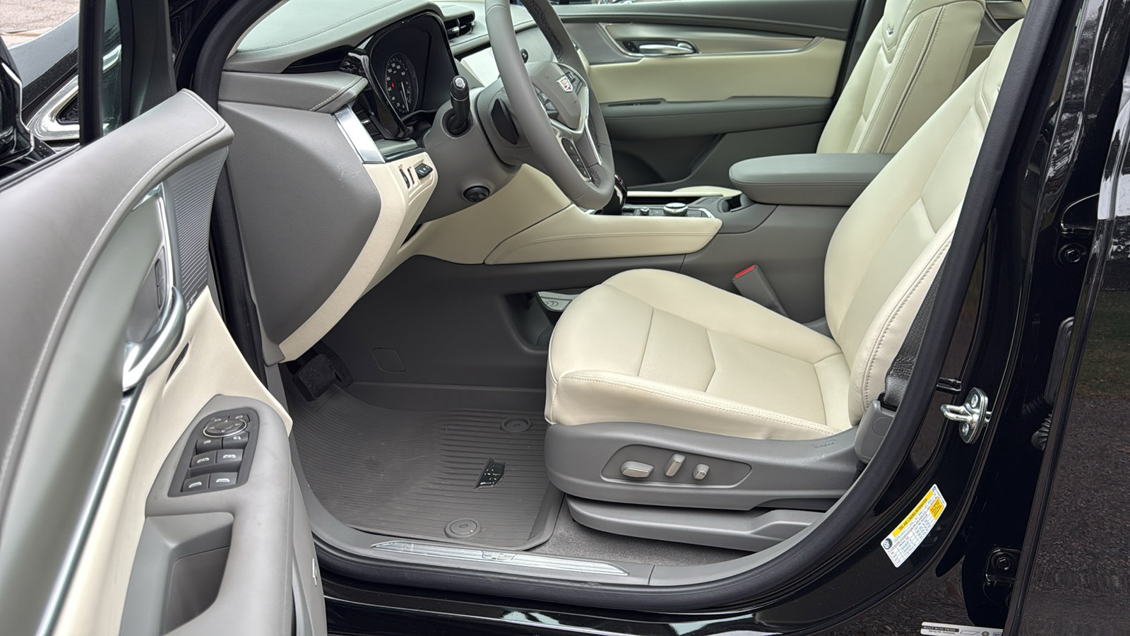 New 2026 Cadillac XT5 Premium Luxury w/ Driver Assist Package image 8