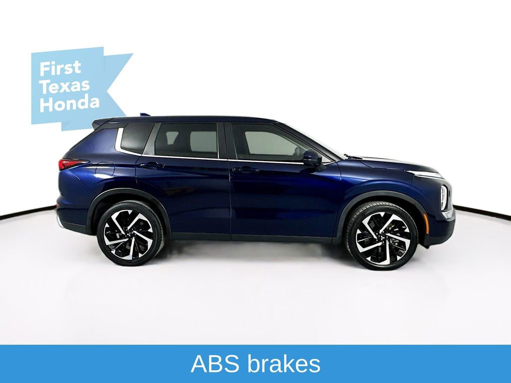 Used 2022 Mitsubishi Outlander SE image 8