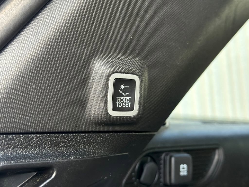 Used 2023 Jeep Grand Cherokee Altitude image 8