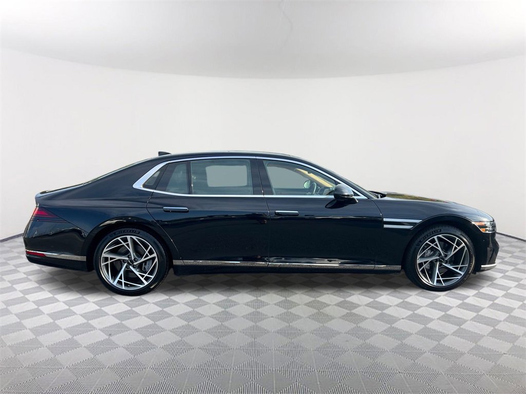Used 2025 Genesis G90 3.5T image 4