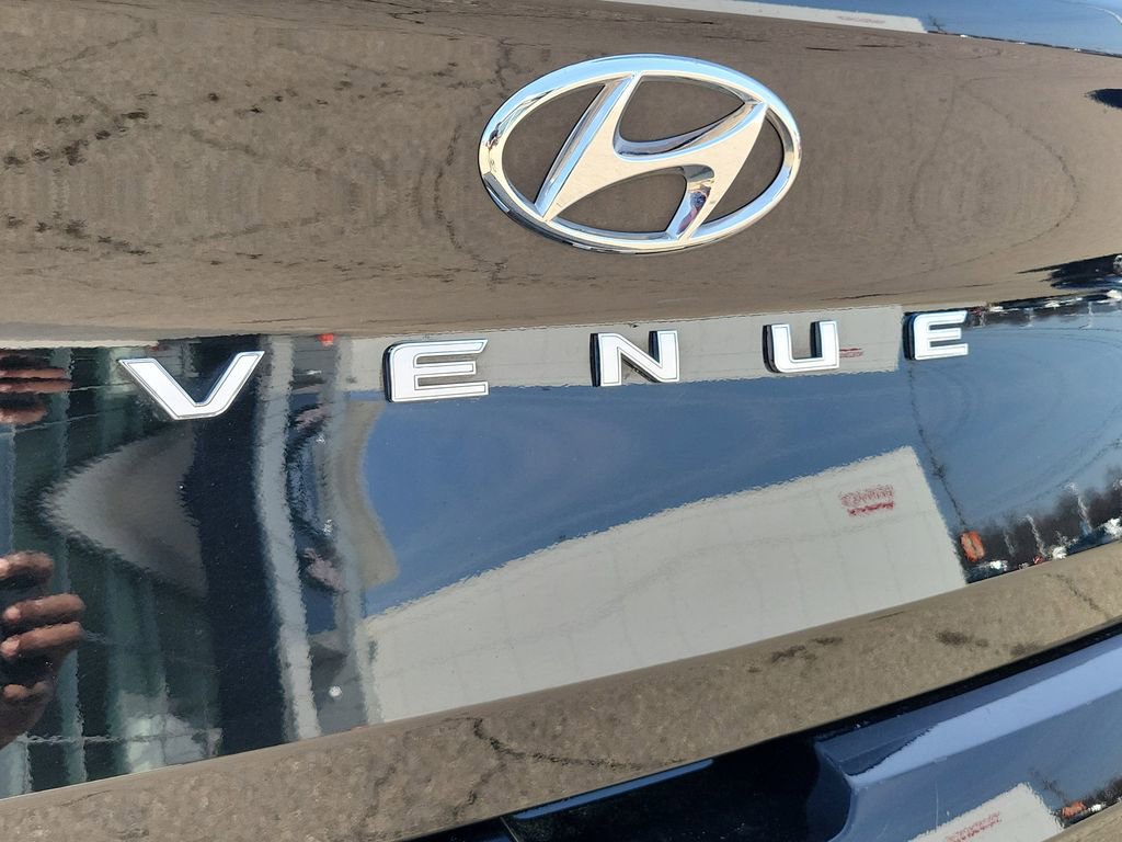 Used 2025 Hyundai Venue SEL image 7