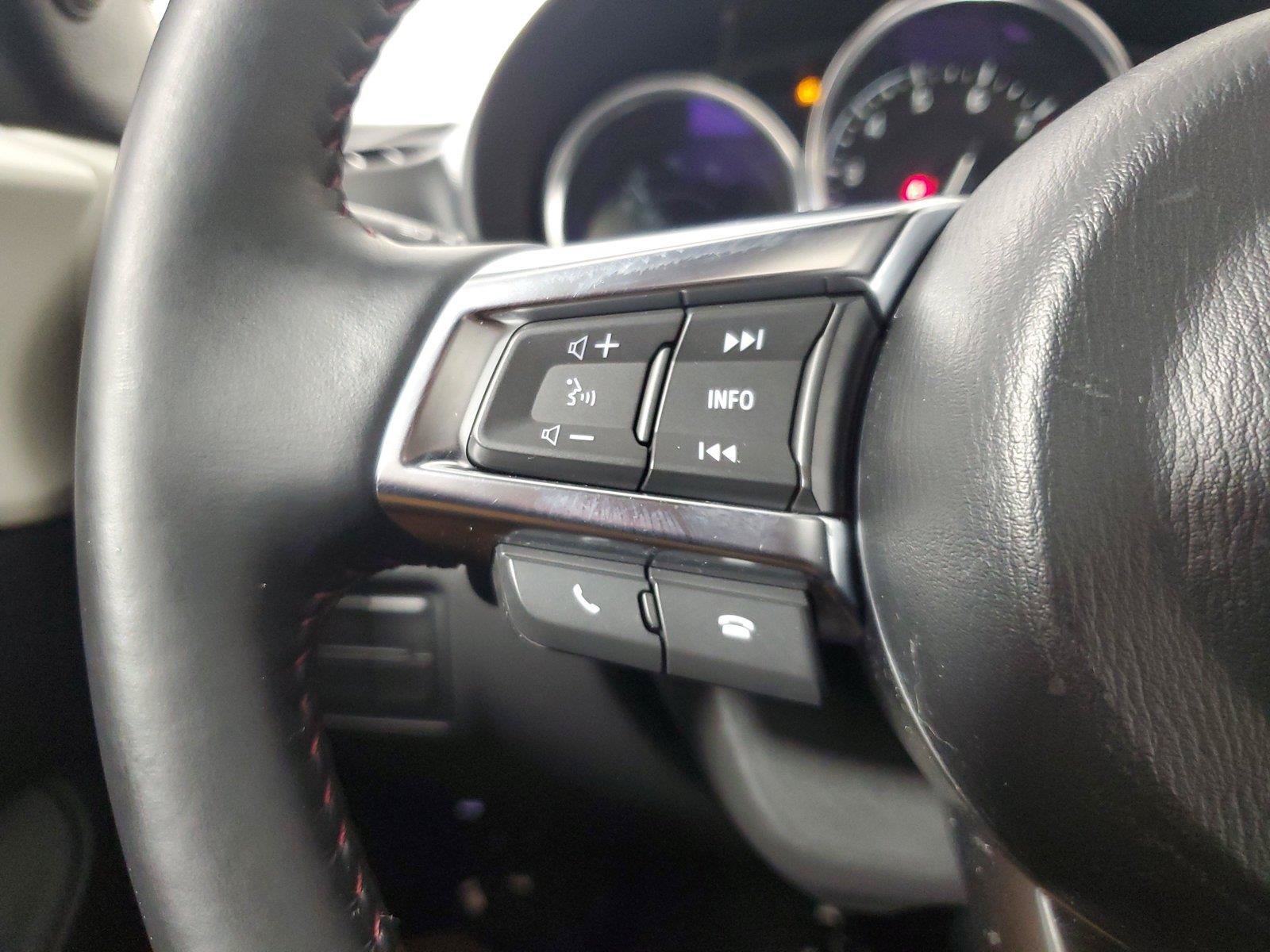Used 2019 MAZDA MX-5 Miata Club RWD image 18