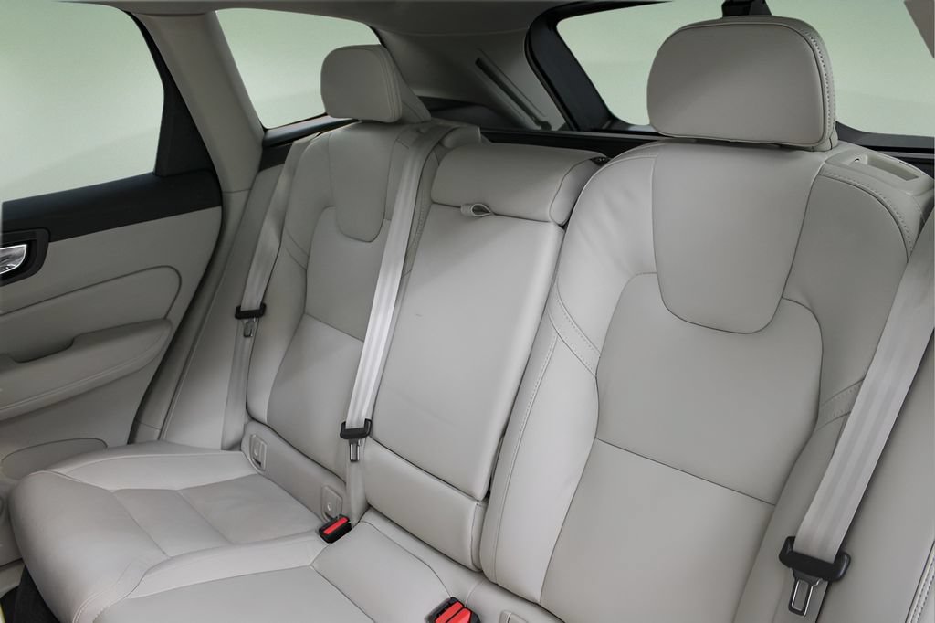 Certified 2026 Volvo XC60 T8 Ultra w/ Protection Package Premier AWD/4WD image 25