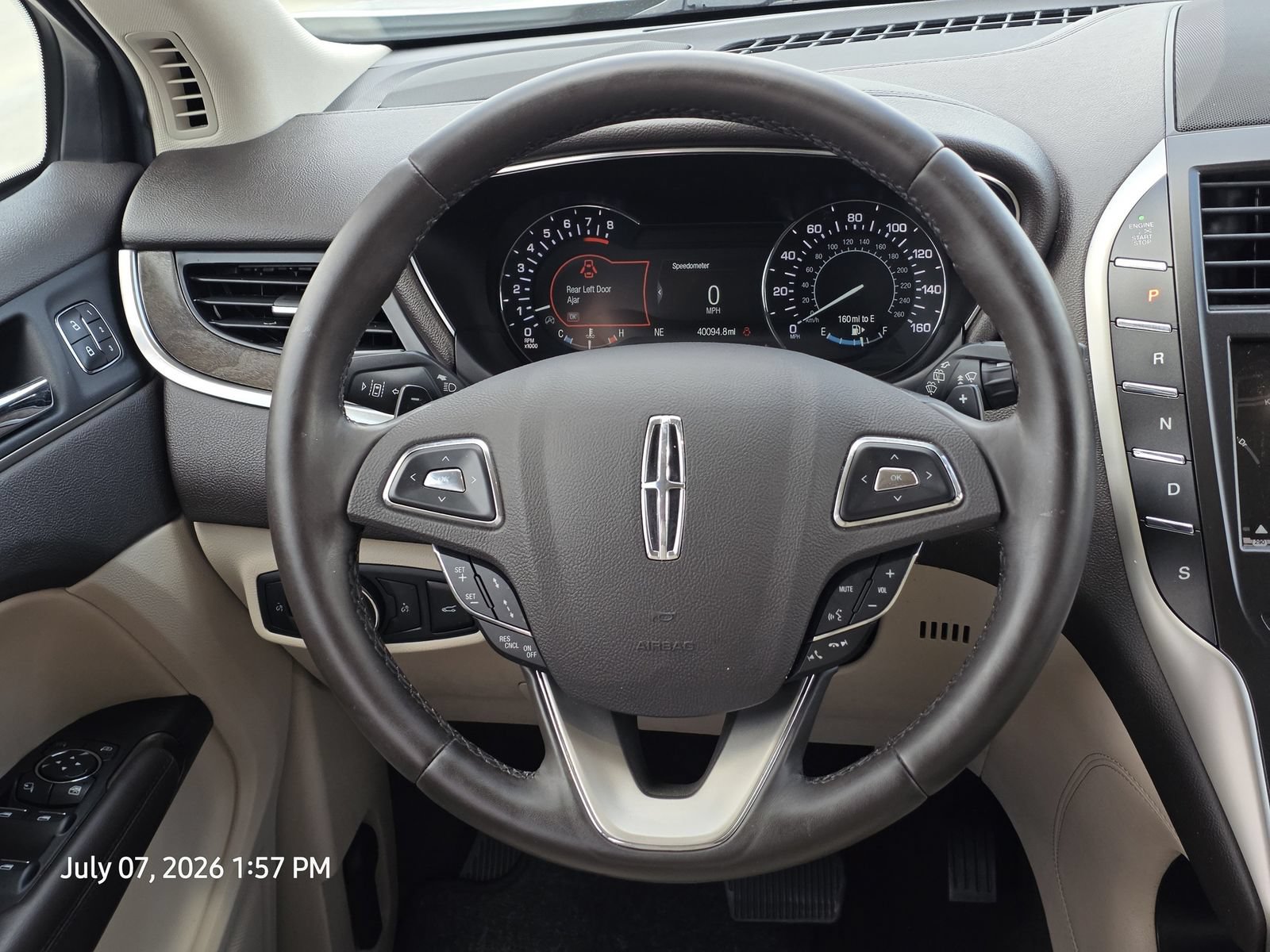 Used 2019 Lincoln MKC Reserve w/ MKC Technology Package FWD image 27