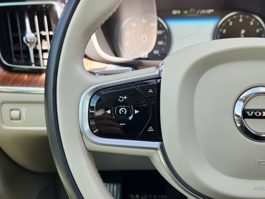 Used 2019 Volvo XC60 T6 Inscription w/ Protection Package Premier AWD/4WD image 17
