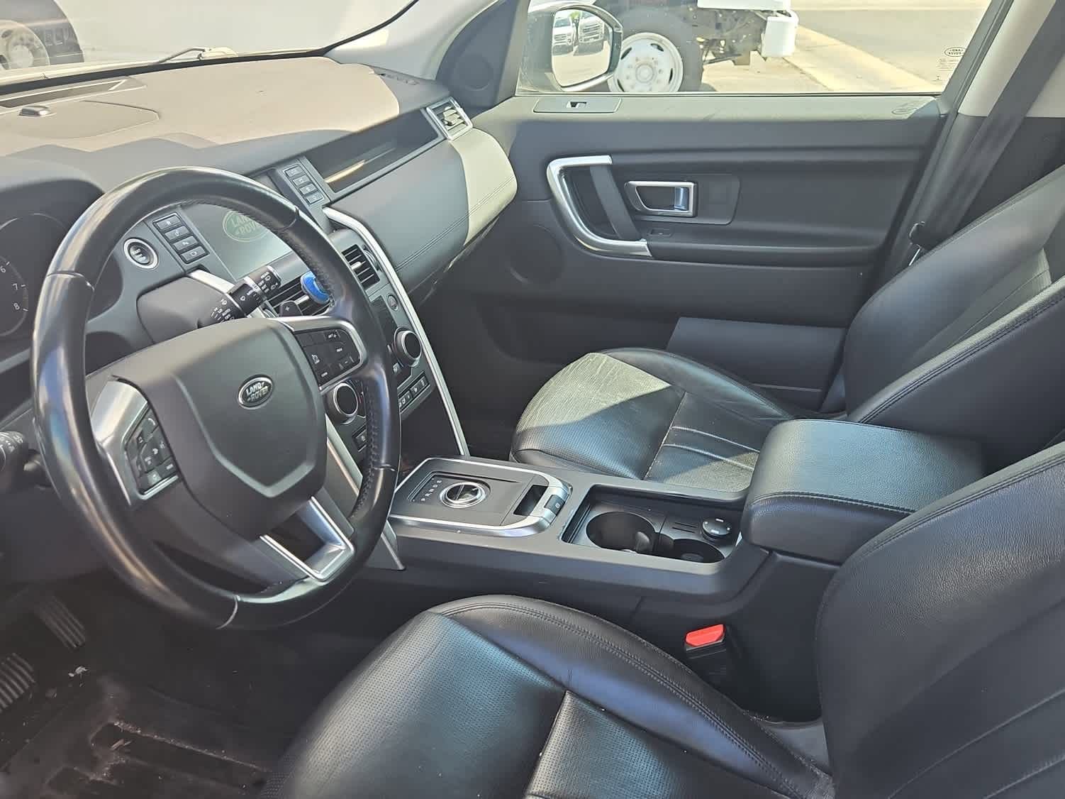 Used 2018 Land Rover Discovery Sport SE AWD/4WD image 13