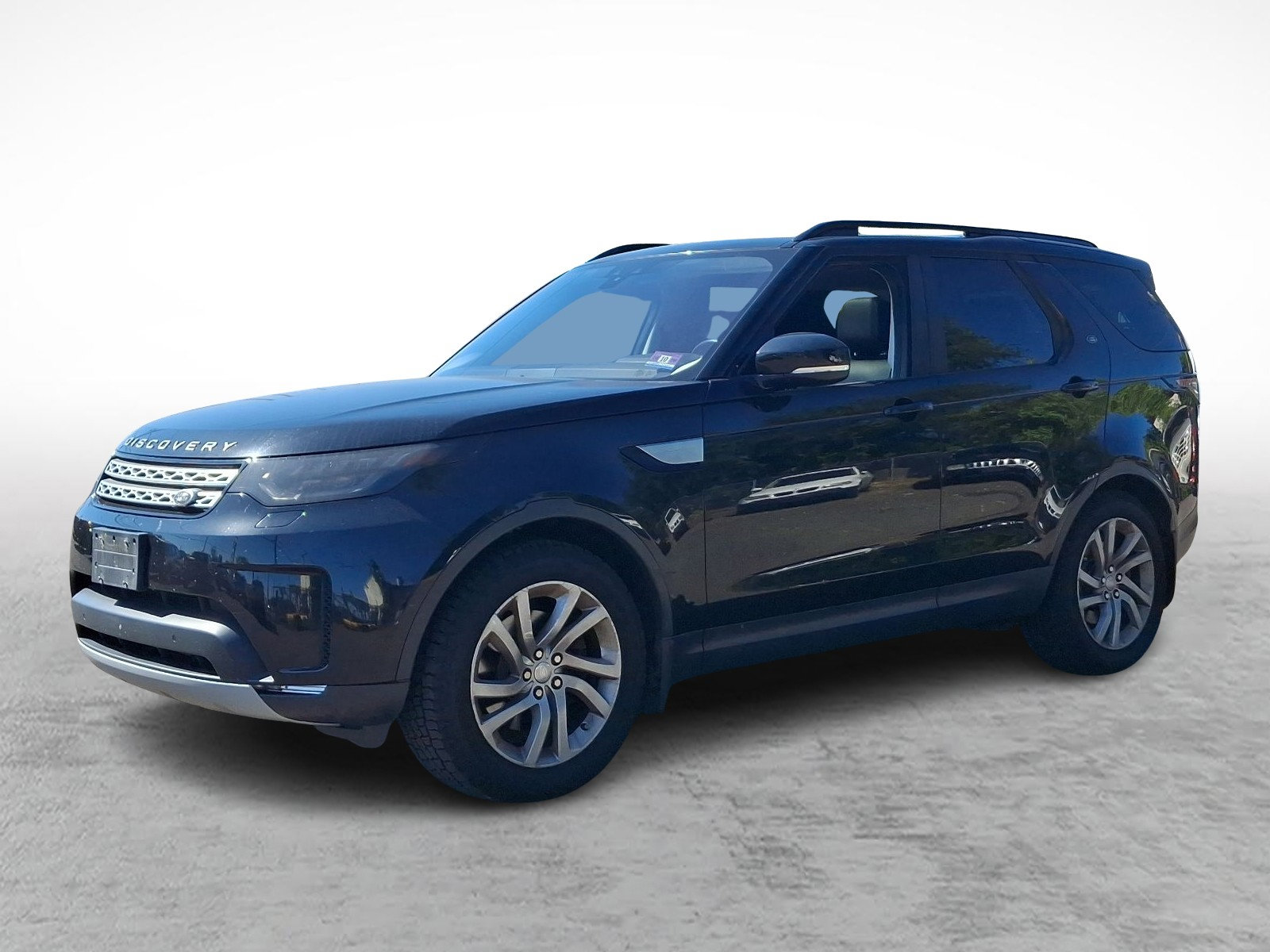 Used 2017 Land Rover Discovery HSE image 3