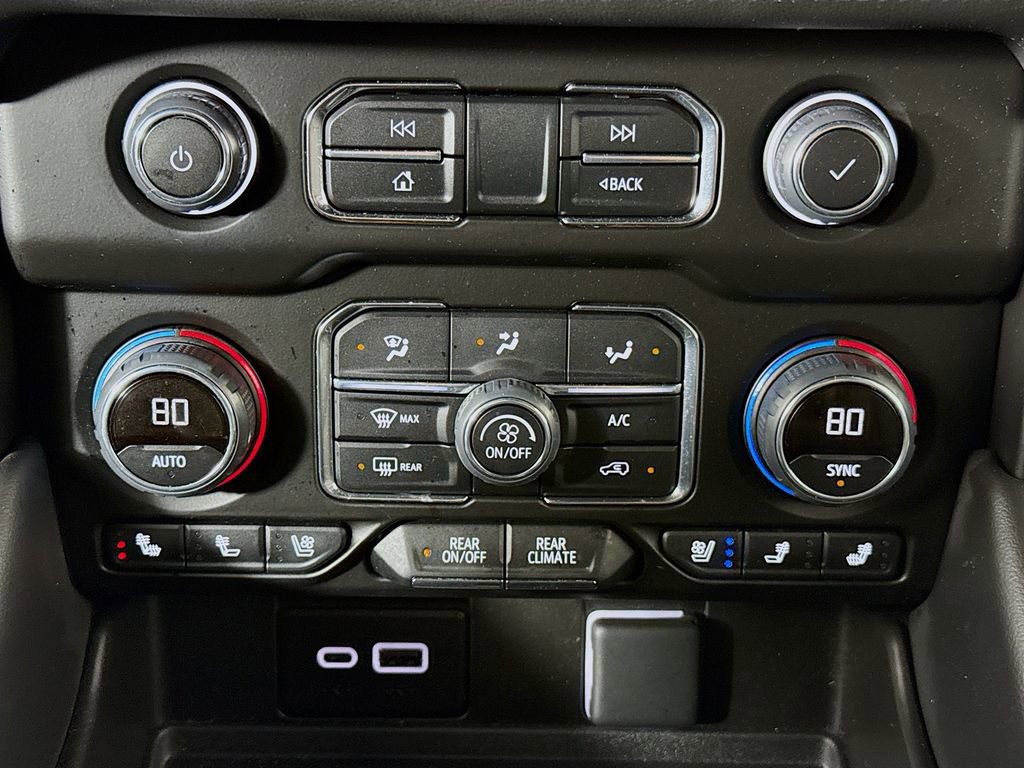 Used 2024 Chevrolet Tahoe Premier image 16