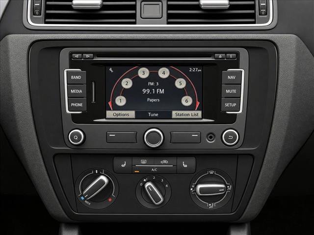 Used 2015 Volkswagen Jetta Sport FWD image 17