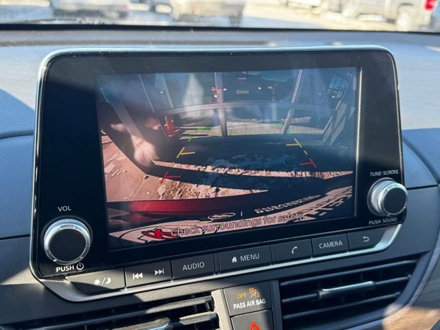 Used 2023 Nissan Altima 2.5 SV image 4