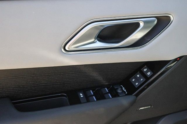 New 2026 Land Rover Range Rover Velar Dynamic SE image 22