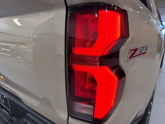 Used 2023 Chevrolet Colorado Z71 w/ Z71 Convenience Package 2 image 37