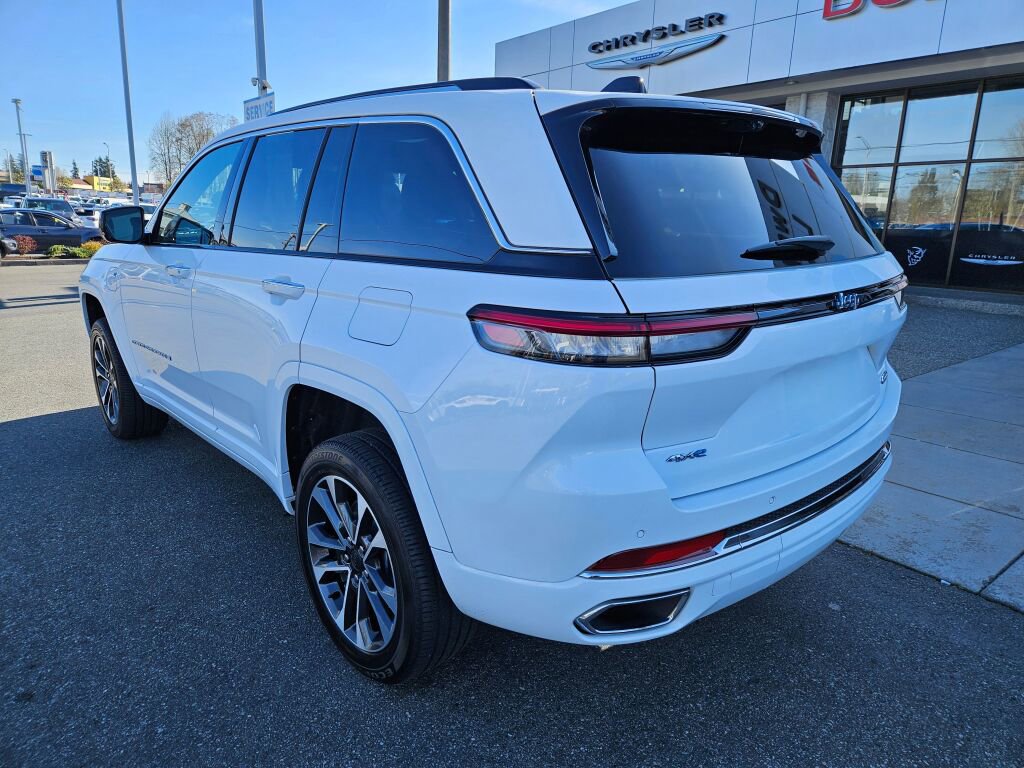 Used 2023 Jeep Grand Cherokee Overland w/ Luxury Tech Group IV image 3