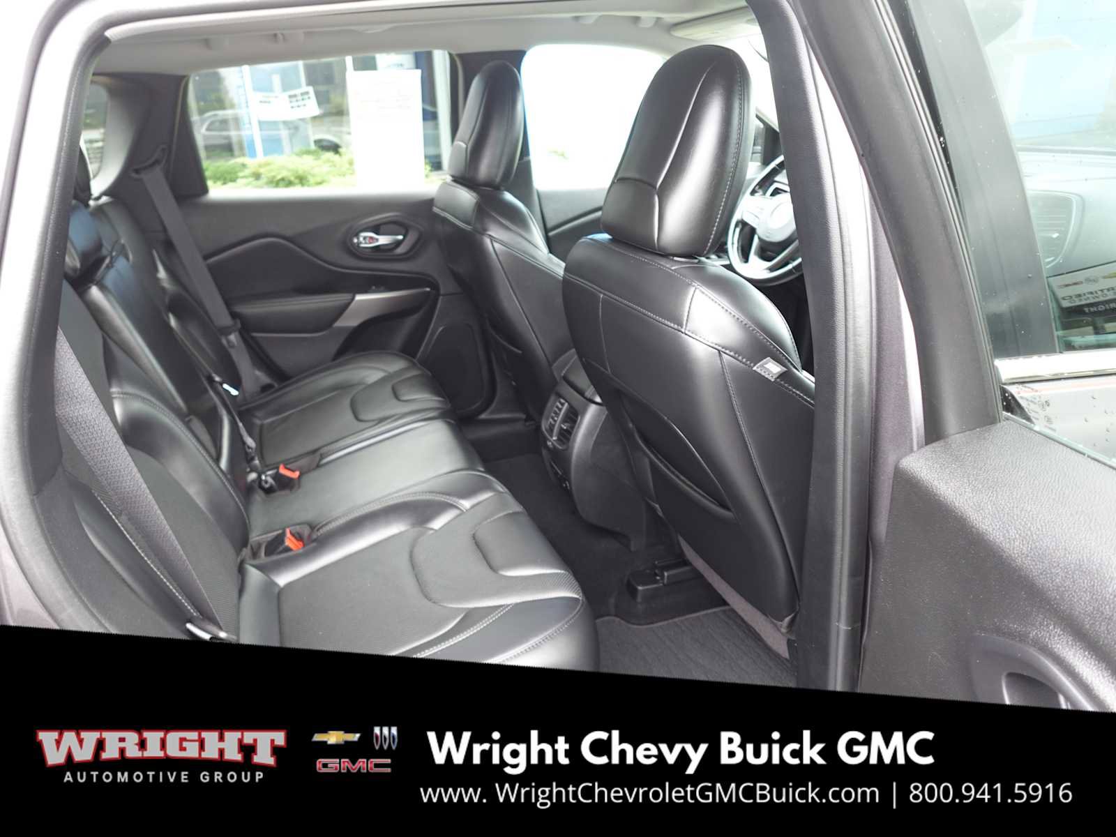 Used 2020 Jeep Cherokee Limited image 27