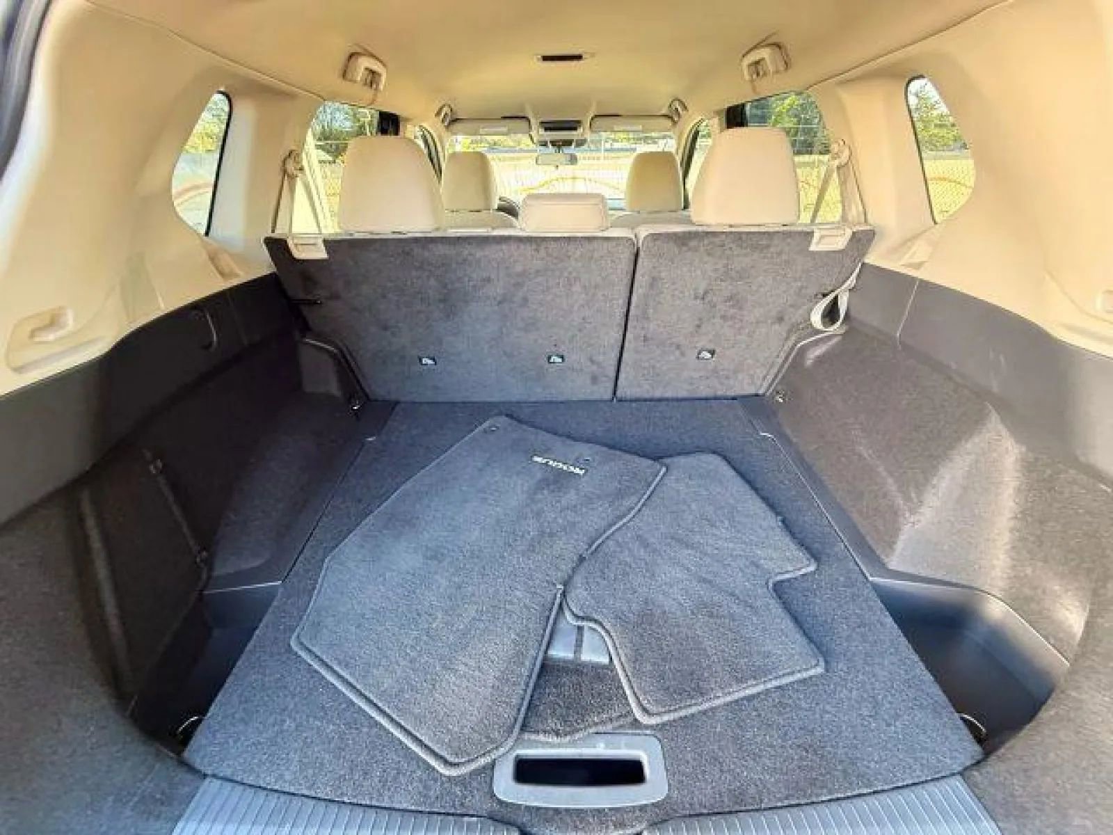 Used 2025 Nissan Rogue SV image 18