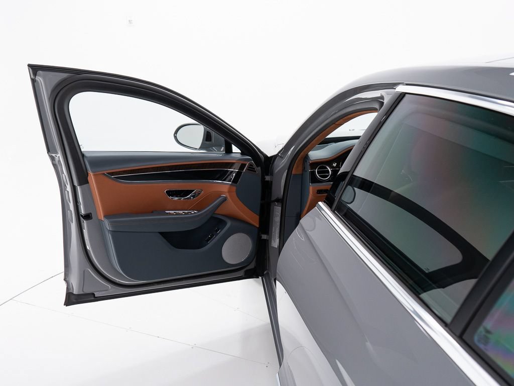 Certified 2022 Bentley Flying Spur V8 AWD/4WD image 10